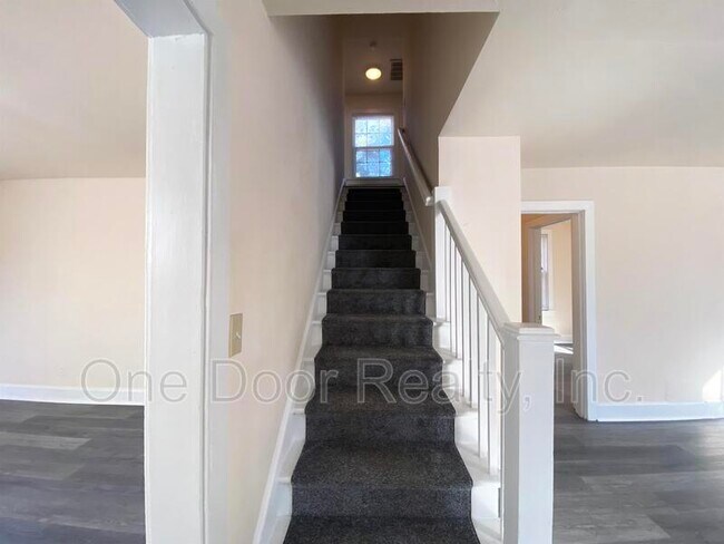 Building Photo - 715 Lafayette St