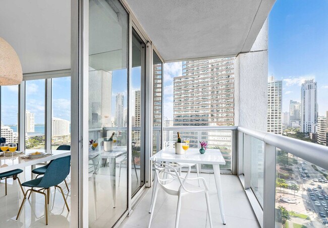 Building Photo - 485 Brickell Ave