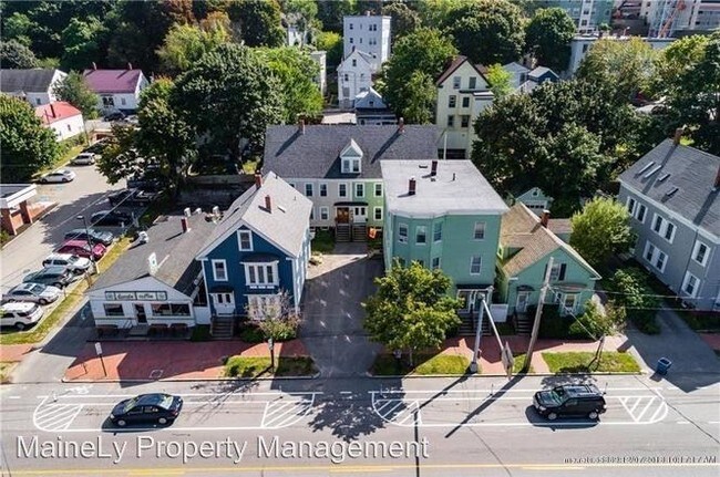 Primary Photo - 198 Park Ave