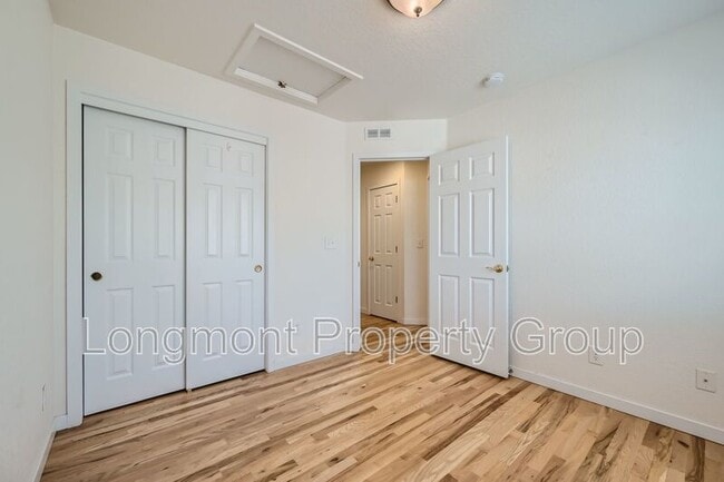 Building Photo - 679 Snowberry St