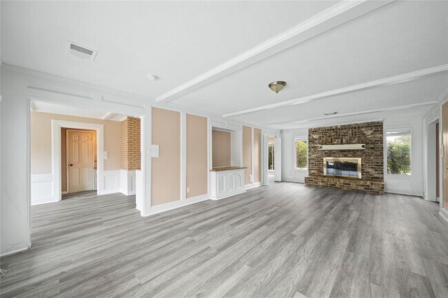 Building Photo - 206 Houghton Rd