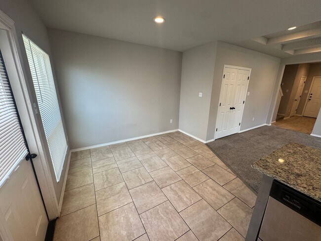 Building Photo - 4122 Swans Landing