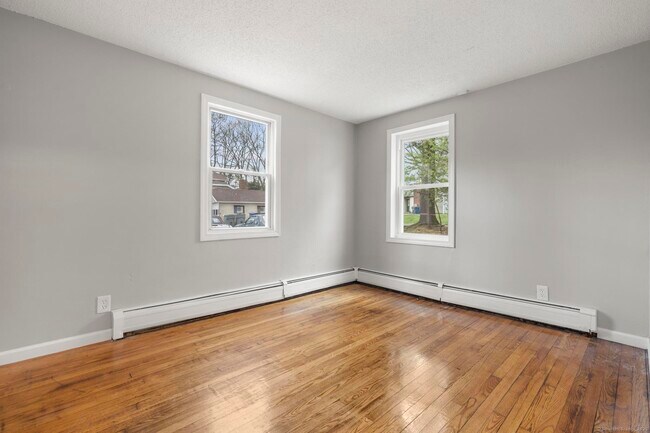 Building Photo - 267 N Washington St