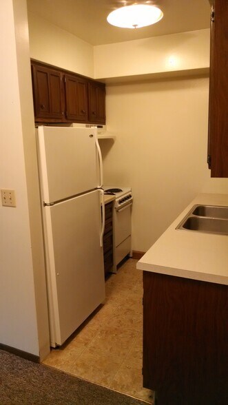 Building Photo - 401 N East St