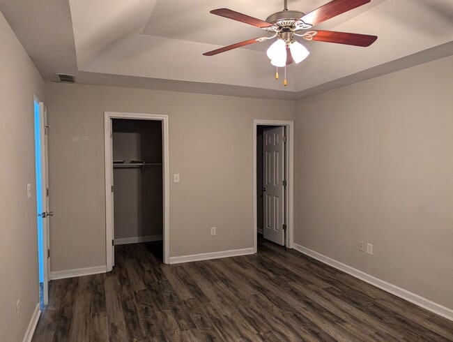 Building Photo - Nice Two Bedroom Duplex In A Great Location!