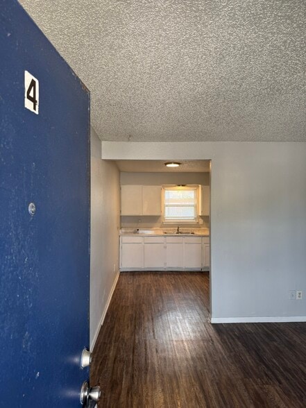 Building Photo - 2106 Avenue K