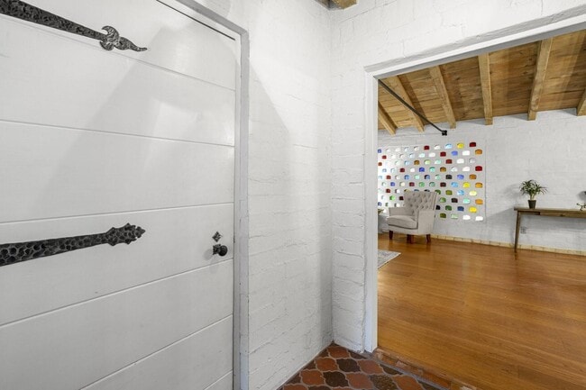 Building Photo - 3691 Laguna Ave