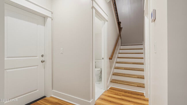 Building Photo - 1719 Country Club Dr