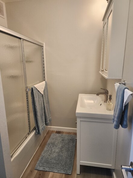 Building Photo - 1112 N Ontare Rd