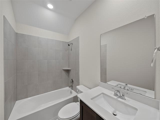 Building Photo - 10505 Breezeway Dr