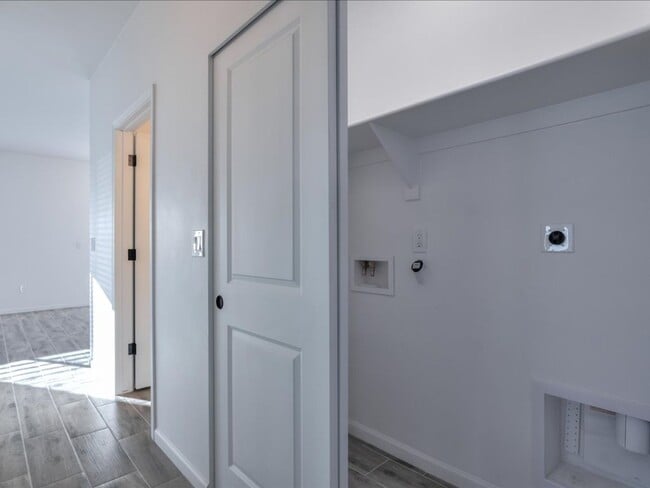 Building Photo - 3 Bedroom 2 Bathroom BRAND NEW BUILD