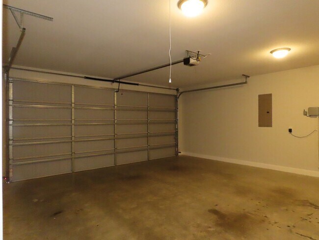 Building Photo - Gorgeous 3 Bedroom, 2 Bath Home in South Tyler! Tyler ISD: Jack Elementary