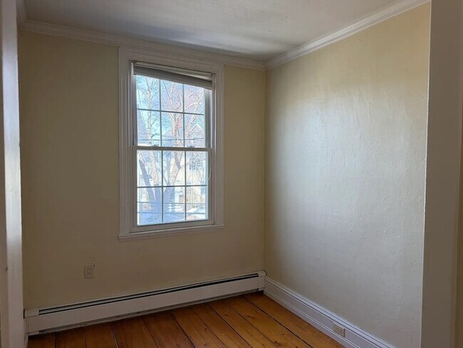 Building Photo - 9 Charles St