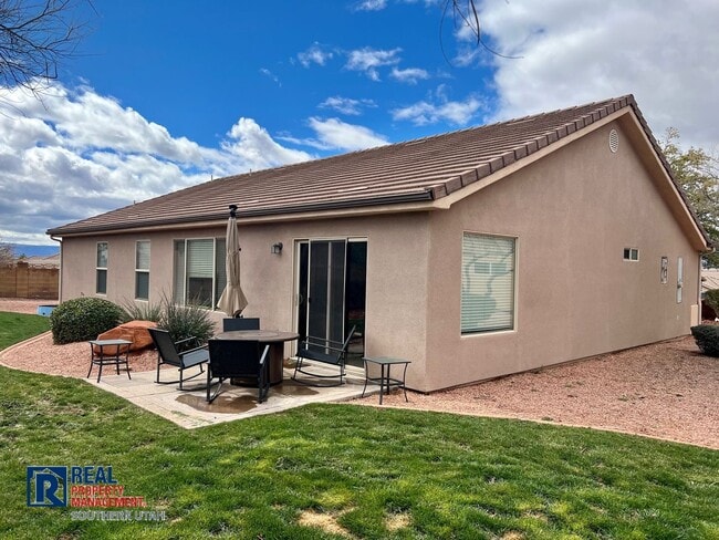 Building Photo - Single Family Home in Ironwood