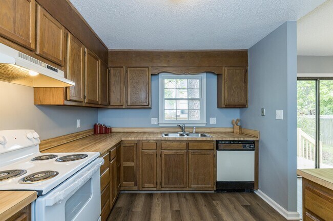 Building Photo - 8221 Rocky Ct