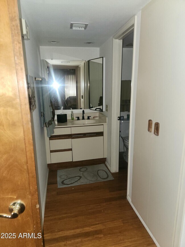 Building Photo - 7557 N Dreamy Draw Dr