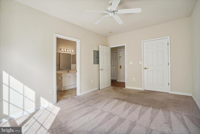 Building Photo - 4561 Strutfield Ln