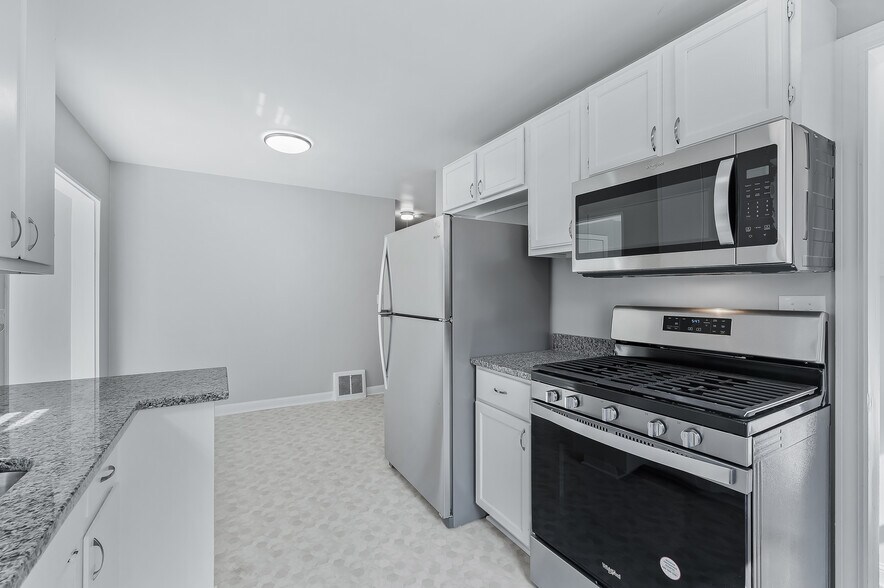 Building Photo - 6107 Bryant Ave N