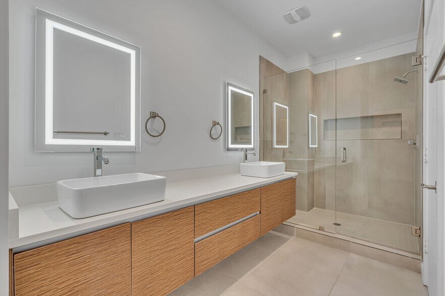 Building Photo - 2711 Kimsey Dr