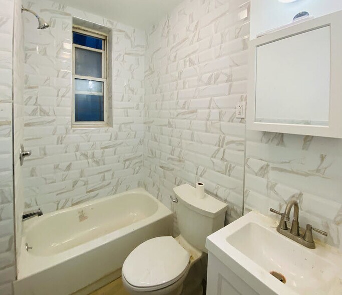 Building Photo - 273 Sumpter St