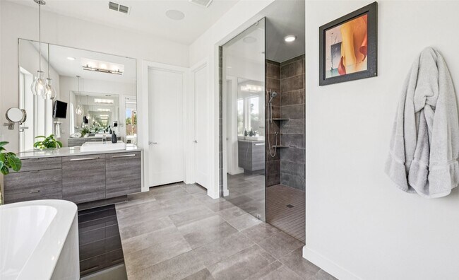 Building Photo - 5008 Statesman Ln