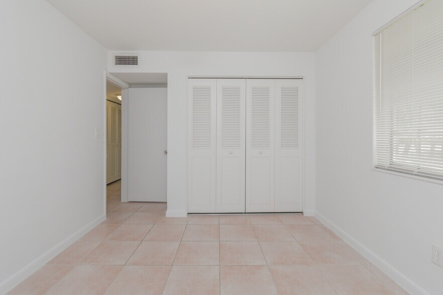 Second Bedroom - 3912 Ponce de Leon Blvd