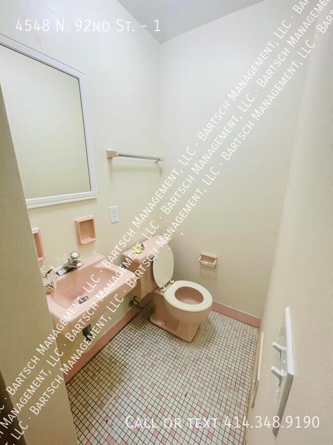 Building Photo - 4548-4562 N 92nd St