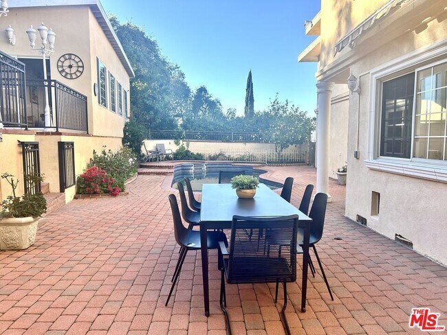 Building Photo - 11502 Dona Teresa Dr