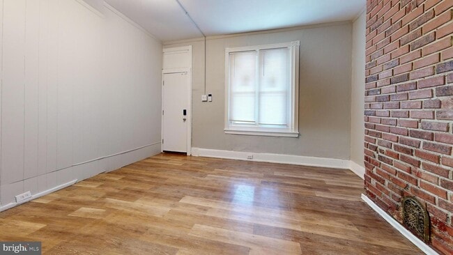 Building Photo - 5139 Ludlow St