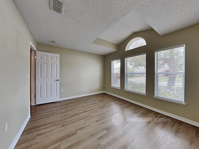 Building Photo - 2592 Reflections Pl