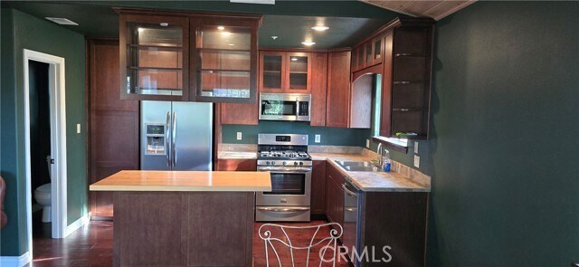 Building Photo - 27607 Oak Knoll Dr