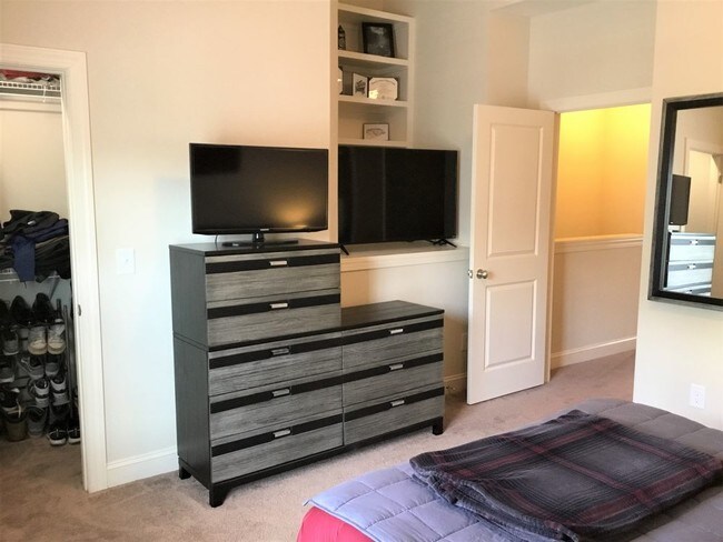 Building Photo - EXTON PARK TOWN HOMES