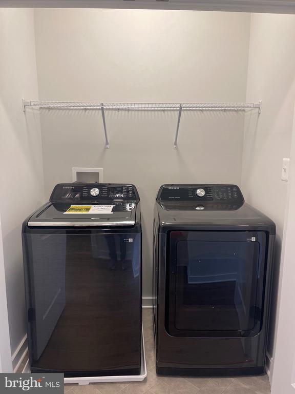 Building Photo - 5014 Henry King Wy