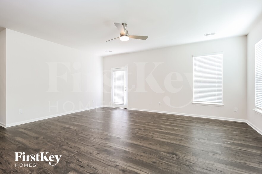 Building Photo - 446 Yoshino Cherry Dr