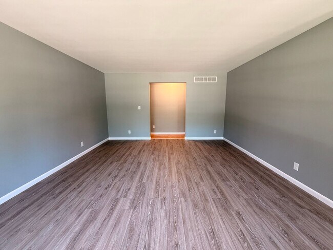 Building Photo - 2538 Berwyck Rd SE