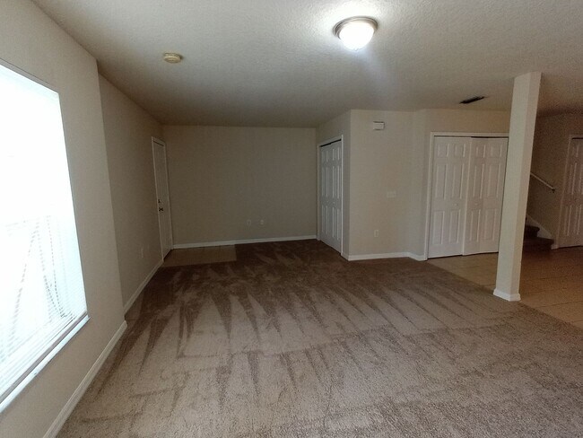 Building Photo - 880Col