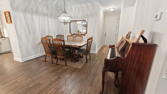 Building Photo - Spacious 6-Bedroom Waterfront Home in Richmond Hill, GA