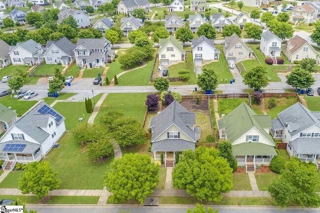 Building Photo - 331 Woodlark St