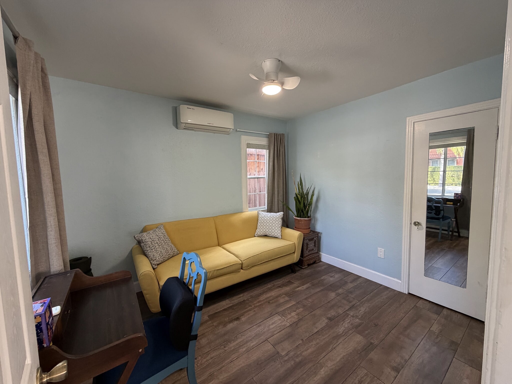 Building Photo - 2120 Laverna Ave