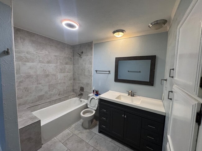 Building Photo - 15602 Camino Del Sol Dr