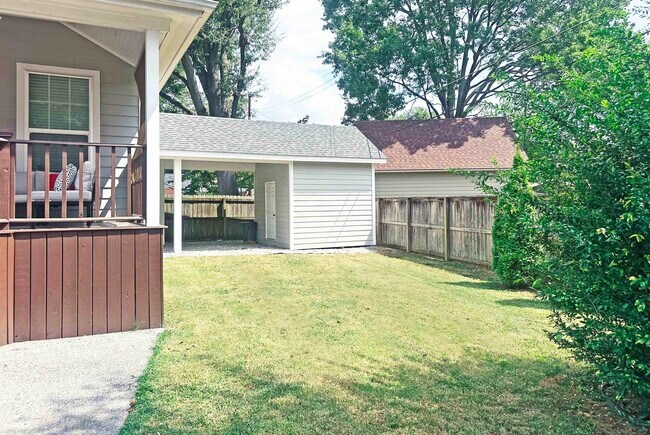 Building Photo - 3815 Montclair Dr