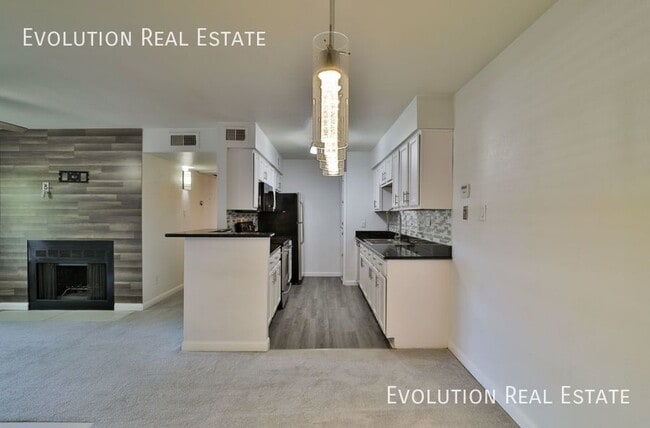 Building Photo - 5995 N 78th St