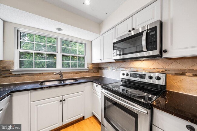 Building Photo - 12109 Green Ledge Ct