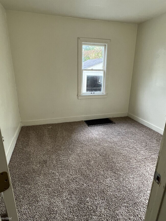 Building Photo - 4 br, 2 bath House - 414 Woodlawn Street S...