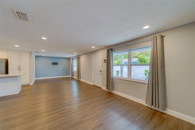 Building Photo - 3/2 home - Renovated in Dunedin