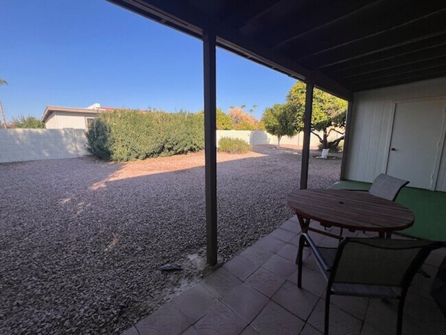 Building Photo - 25246 S Glenburn Dr