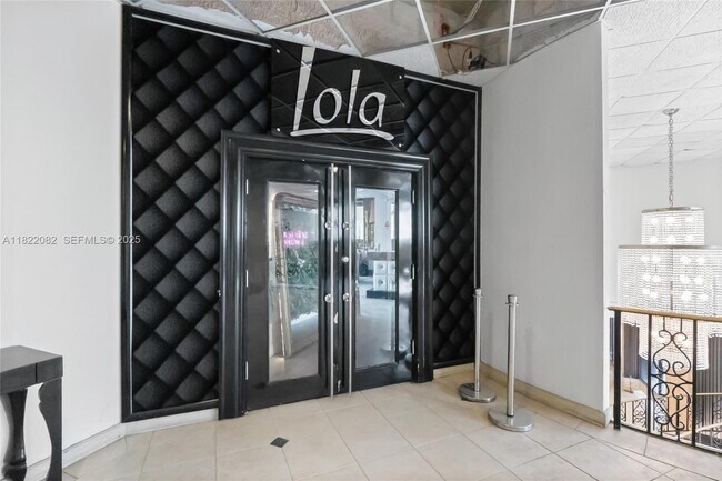 Building Photo - 5555 Collins Ave