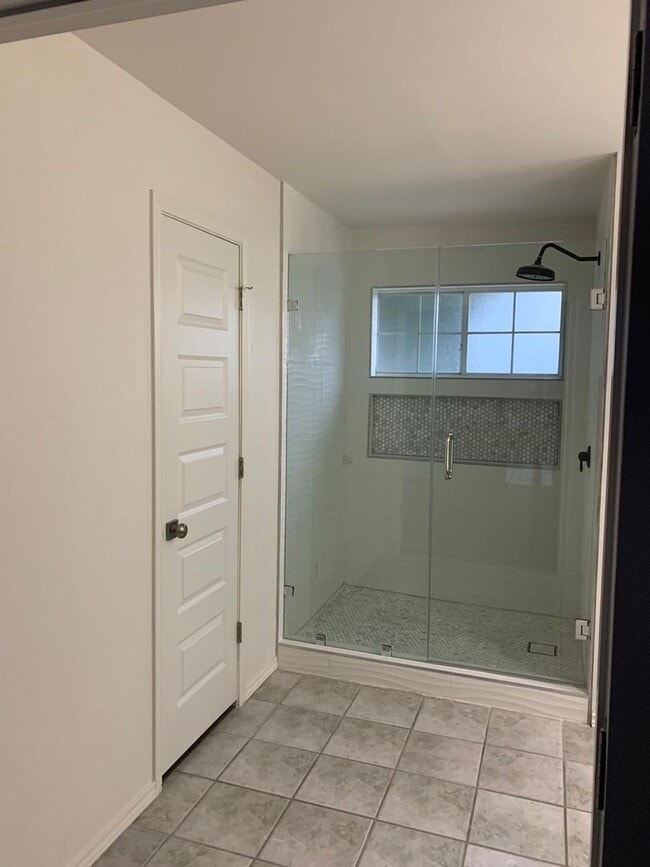 Building Photo - Cozy McAllen Home with Big Yard