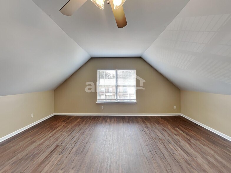 Building Photo - 5105 Bay Overlook Dr