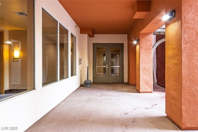 Building Photo - 19 E Agate Ave